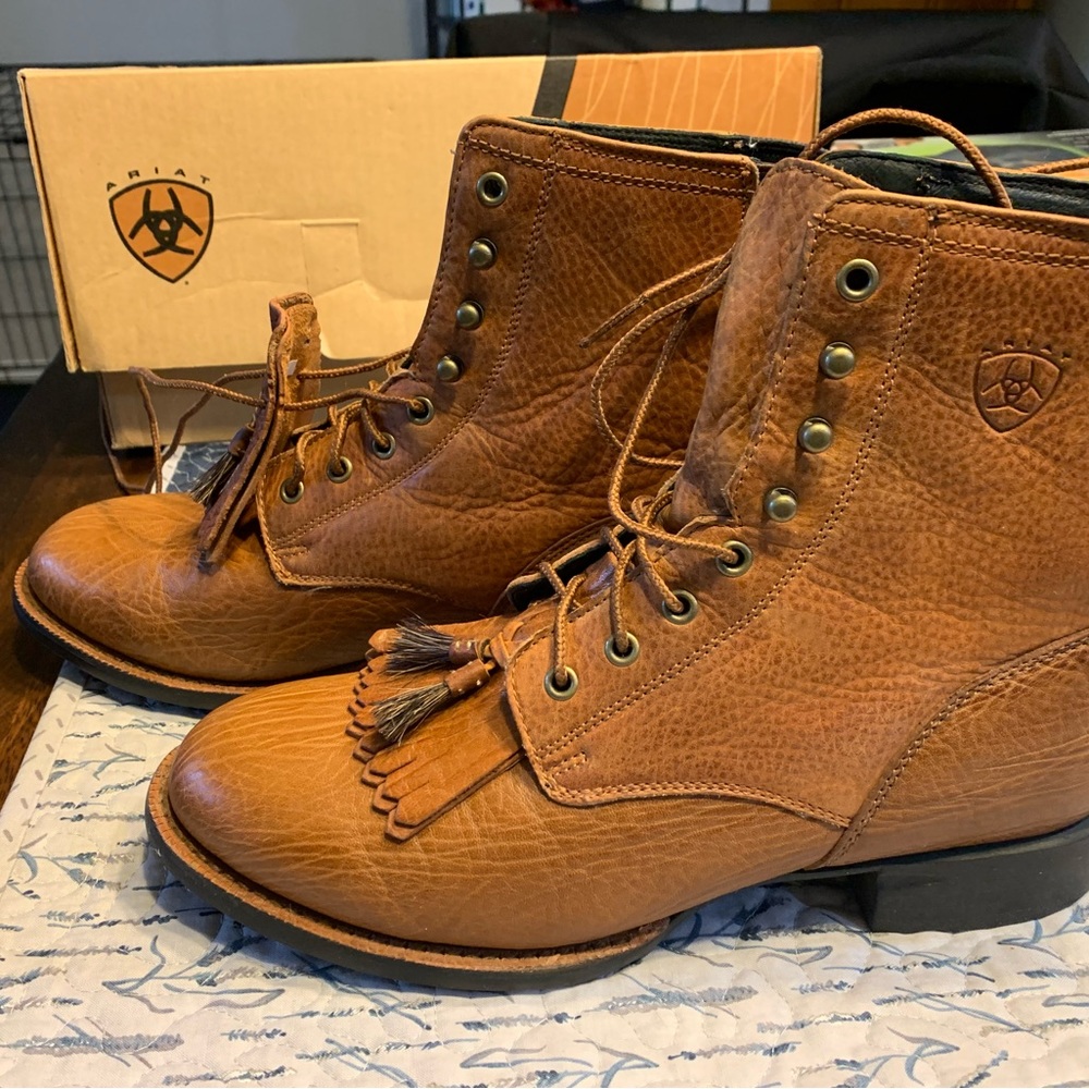 Tan Women’s Leather Ariat boots - size 9